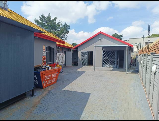 350M² BUILDING FOR SALE IN BO-DORP